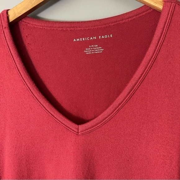 American Eagle Vneck Long sleeve - Picture 3 of 6